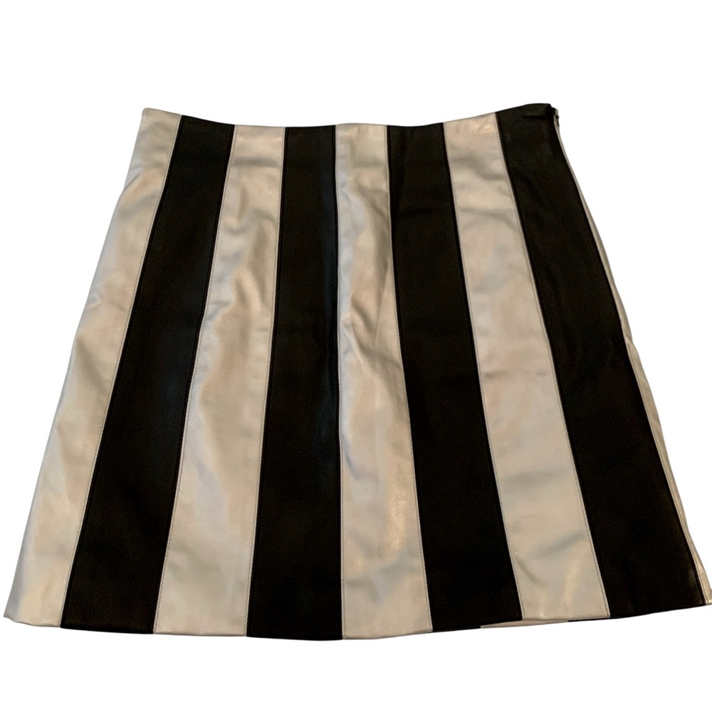 ❤️ BUDDY LOVE❤️NWT! LEATHER SILVER STRIPE MINI SKIRT!❤️